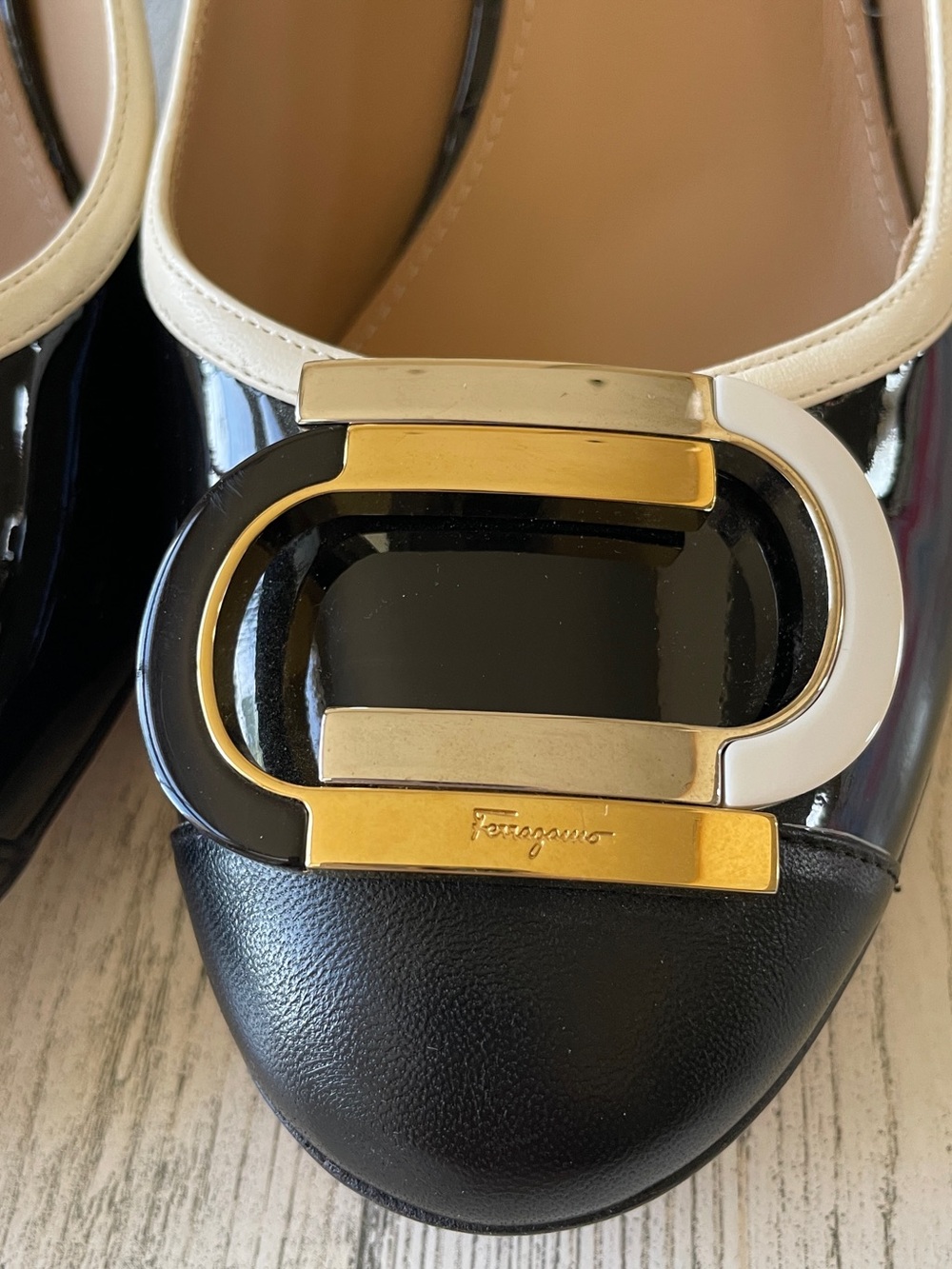 Salvatore Ferragamo Black & White Patent Leather Block Heels Sz 10.5 B - Picture 4 of 11